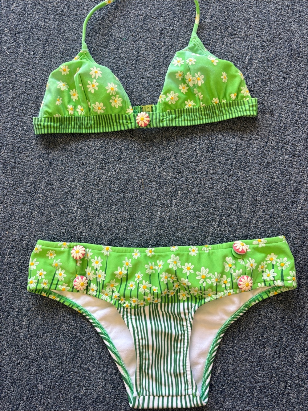 NWOT RARE Salinas daisy green set with back clip top and band bottom. Size small